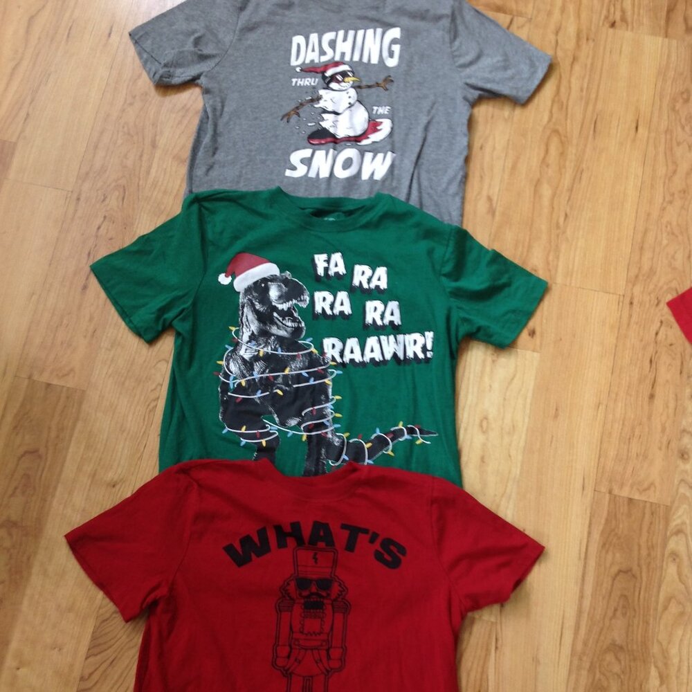 4 Christmas T-Shirts 3-Sz 14-16 & 1-Sz 18